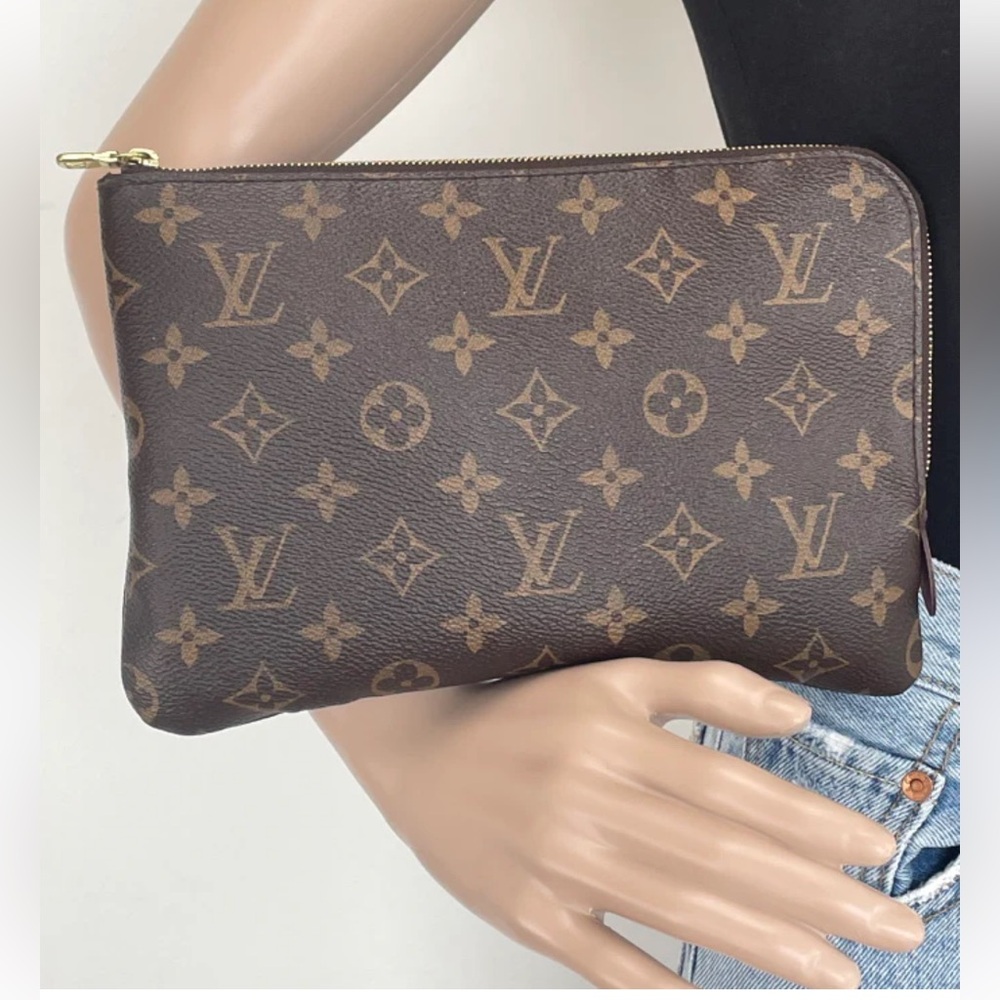Louis Vuitton Etui Voyage pouch